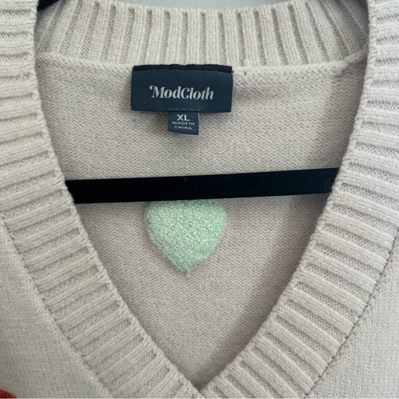 ModCloth Fuzzy Heart V-Neck Sweater XL - Picture 2 of 6